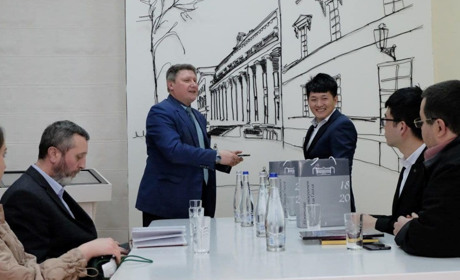 Ніжинський університет відвідала міжнародна делегація
