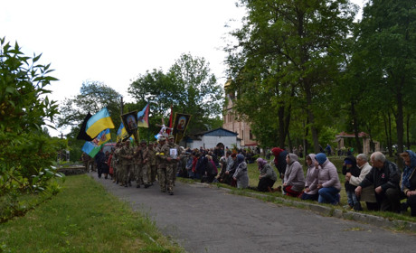 Десант пішов у небо - Володимирець попрощався з офіцером-земляком