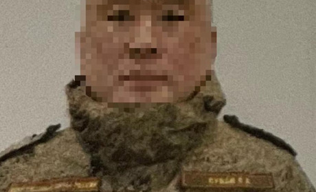 Рашисту-військовому повідомили про підозру в утриманні цивільних у підвалі школи в Ягідному