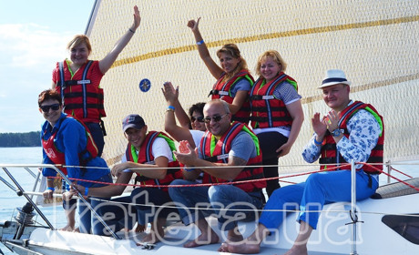 Відпочинок на яхті для молоді