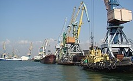Рашисти збираються вивозити вкрадене в Україні зерно через порти Маріуполя та Бердянська