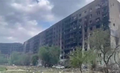 Сєвєродонецьк майже захоплений ворогом, оточення немає