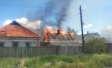 У Мар'їнці запеклі бої: горіли шість вулиць