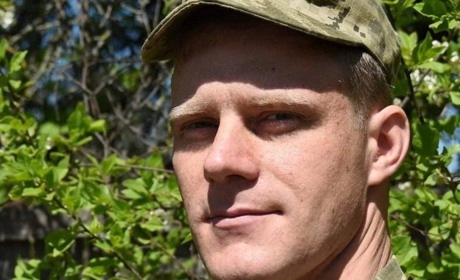 Захисник Чернігова Дмитро вже зранку 24 лютого зустрічав ворога за штурвалом бойової машини