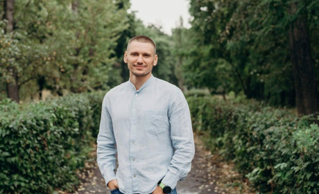 "Потрібно просто робити і не чекати вдячності". Інтерв`ю з волонтером з Добропілля