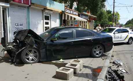 Потрійна аварія в Одесі: один з водіїв не обрав безпечну швидкість і спричинив ДТП