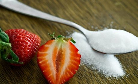 Цукор в Україні є: чому не варто скуповувати стратегічний продукт