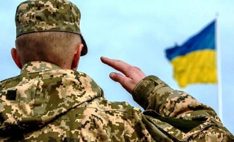 Мобілізація в Україні: кого не покличуть до війська , які є повістки та де їх можуть вручити