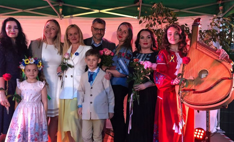 У бомбосховище чи за кордон - без своєї бандури нікуди. Досвід міграції до Німеччини Наїни Дорошенко
