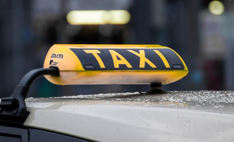 У Первомайську переглянуть реєстр місць стоянок таксі