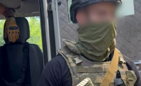 У Красногорівці люди отримують пенсії під наглядом поліції