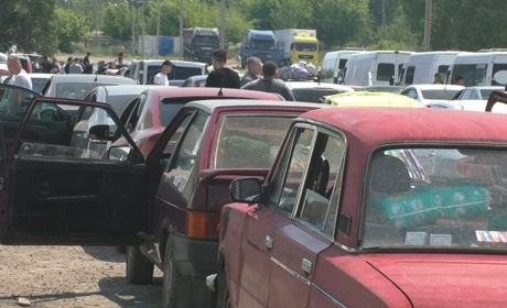 Евакуація з Мелітополя: через лінію розмежування може проїхати до 150 машин на добу