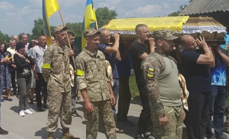 Писарівчани попрощалися із загиблим земляком