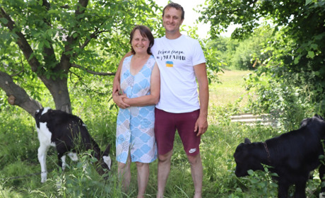 Потрібен будинок біля пасовища для родини, якій допомогли вивезти тварин з-під Мар'їнки