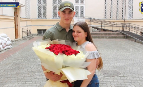 Місце, де поєднуються серця: Дрогобицька ратуша стає популярним місцем для освідчення в коханні