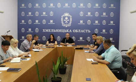 Як працюватимуть заклади освіти Хмельницької області в умовах війни обговорили в ОВА