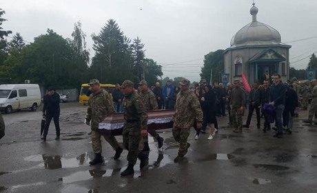 На Кременеччині зустріли та провели в останню путь Героя
