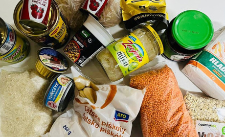 У запорізькому гуманітарному центрі можна отримати продуктові набори та передати у Бердянськ
