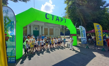 У Жовтих Водах відбувся забіг на підтримку ЗСУ. Відомі імена переможців: фото, відео