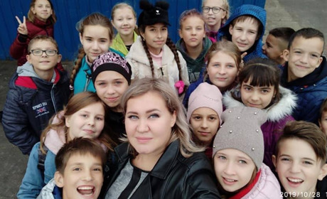 «Діти розповідають мені те, що не можуть казати батькам»: вчителька зі Сміли розкрила секрет успіху