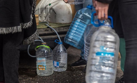 Стояли в черзі за водою: окупанти обстріляли цивільних в Залізному. Серед поранених дитина
