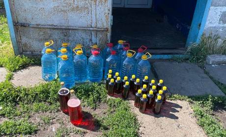 У Волноваському районі поліцейські ловлять торгівців алкоголем та проводять з ними бесіди
