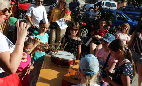 У Старокостянтинові святкували День батька: танцювали, співали, малювали. Фоторепортаж