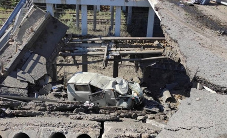 Ворог нищить дороги та мости до Лисичанська. Стан справ 25 червня