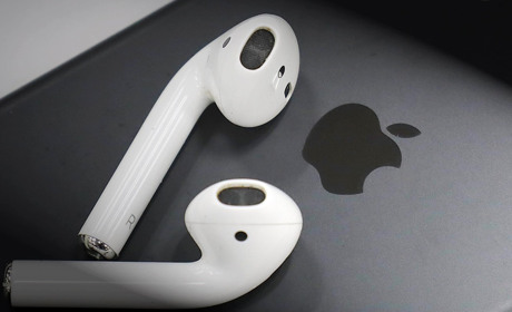 Навушники AirPods - види навушників від Apple