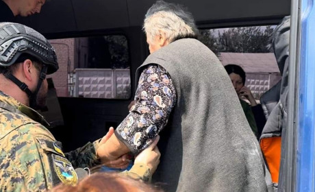 З Привілля та Лисичанська волонтери евакуювали близько 30 мешканців