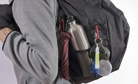 Як правильно зібрати тривожну валізу: список необхідних речей