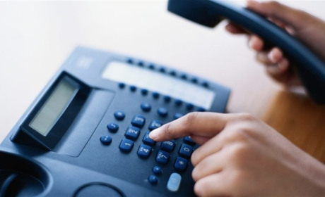 Для біженців та жителів тимчасово окупованих територій запустили додаткову "гарячу лінію"