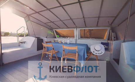 Оренда катамарана: умови та пріоритетні особливості послуги