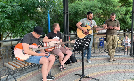 Южненці під час благодійного вечора назбирали майже дві тисячі гривень на потреби ЗСУ