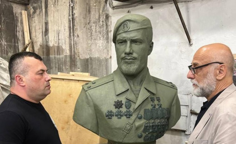 У Волновасі окупанти планують встановити бюст свого “героя”