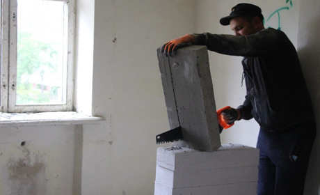 Покинутий гуртожиток у Стебнику реконструюють під житло для переселенців