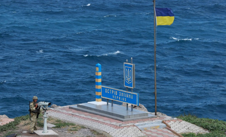 Звільнення Зміїного: росіяни підтвердили, що покинули острів. Подробиці операції