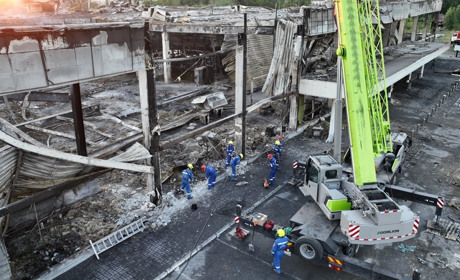 Ракетний обстріл Кременчука: під завалами ТРЦ виявили ще п'ять фрагментів тіл