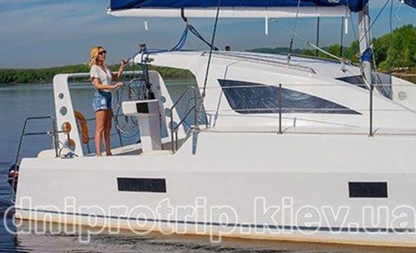 Оренда катамарана в Києві для незабутнього відпочинку