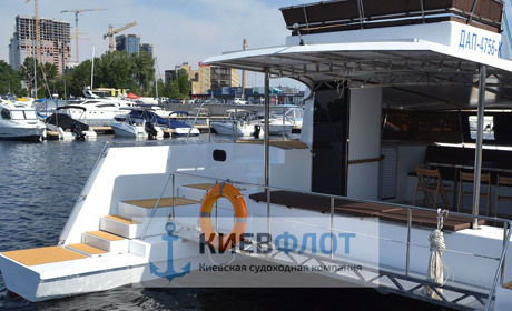Для кого актуальна оренда катамаранів у Києві: плюси й мінуси сервісу