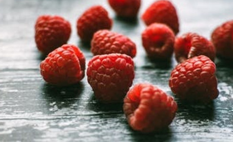 Сезон малини: скільки коштує смачна ягода у Гадячі