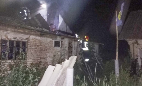 У селі Ліщинка, що на Кагарличчині, горів будинок