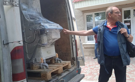 Волонтер з Німеччини подарував Барській лікарні наркозо-дихальний апарат та інше