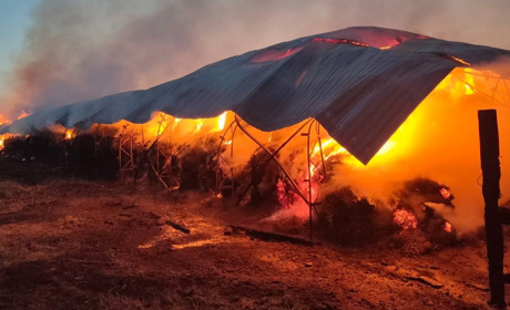 На Менщині у одному із фермерський господарств згоріло понад 400 тонн сіна