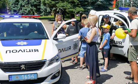 В День Національної поліції України кагарлицькі поліцейські влаштували свято для дітей громади