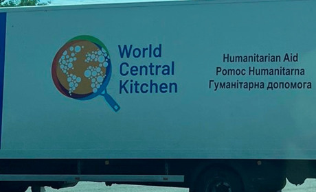 У Гадячі переселенцям роздаватимуть продуктові набори від американського шеф-кухаря