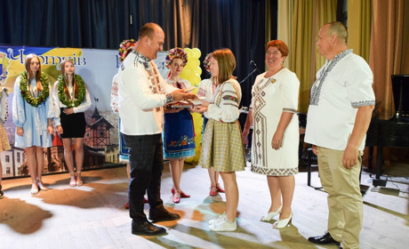У Чорткові 16 випускників отримали золоті медалі і троє – срібні