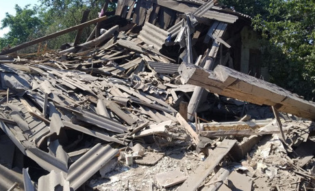 У Торецьку ворожі ракети влучили в будинки, під завалами є люди