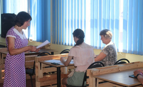 У Старокостянтинові бажаючих навчають рідної мови