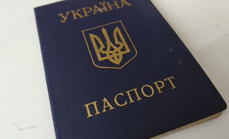 У Бердянську окупанти «вимінюють» гуманітарку на паспортні дані пенсіонерів
